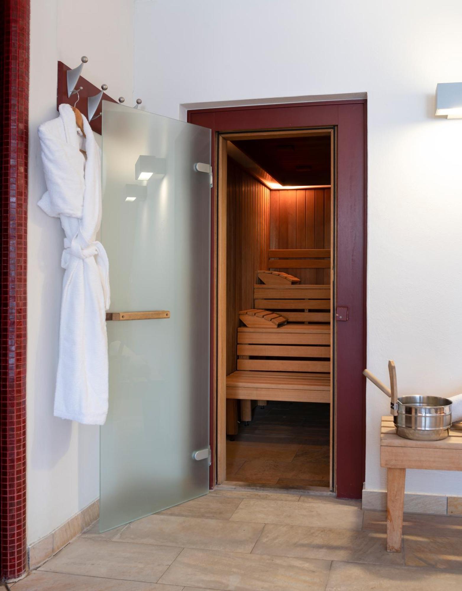 Landhotel 3Kronen Адельсдорф Экстерьер фото
