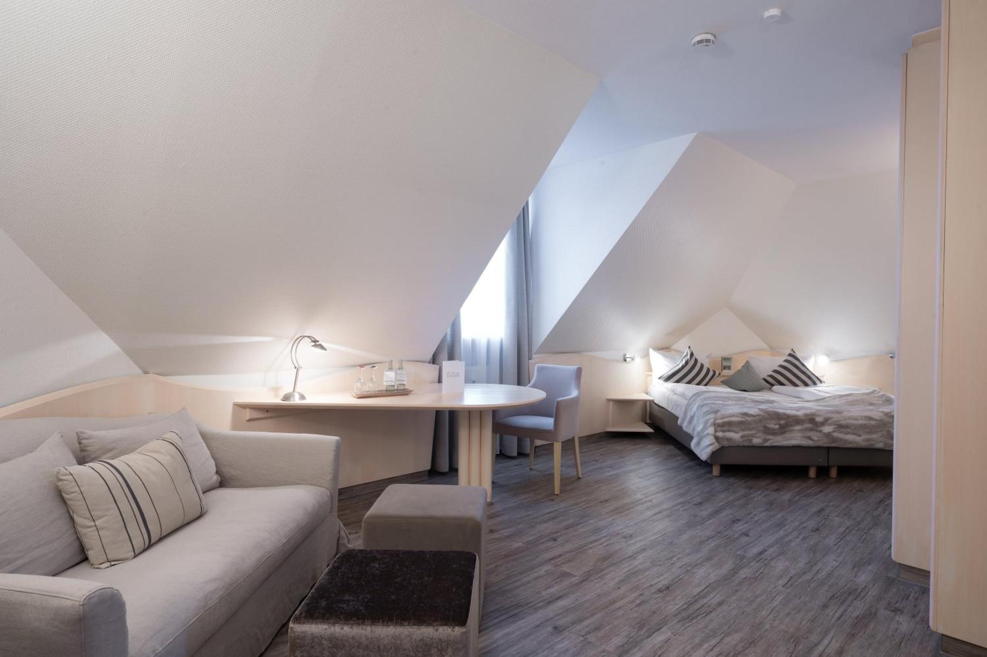 Landhotel 3Kronen Адельсдорф Экстерьер фото
