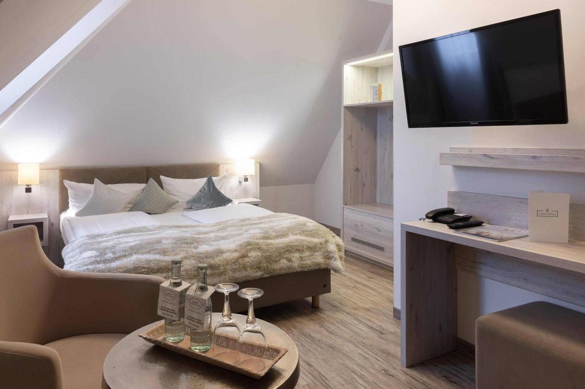 Landhotel 3Kronen Адельсдорф Экстерьер фото